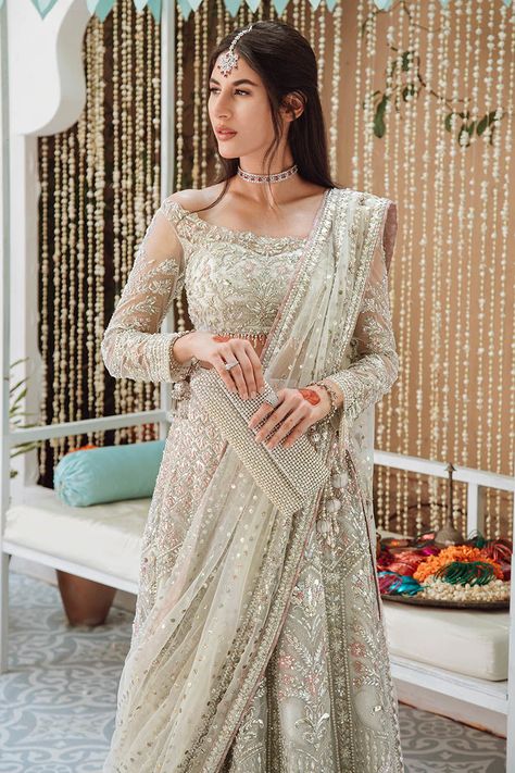 ZAINAB SALMAN. Amritsar Bridal Lengha Choli Ivory Lengha, Net Lehenga Choli, Bridal Lengha, Maxi Dress Designs, Lengha Choli, Embellished Shirt, Style Guru, Net Lehenga, Bridal Lehenga Choli