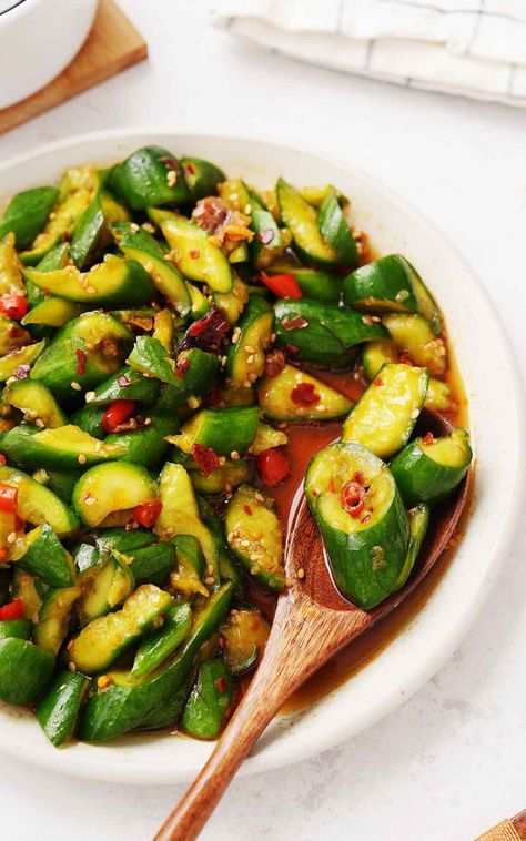 Smashed Cucumber Salad - Khin's Kitchen Smashed Cucumber Salad Asian, Vegetarian Stir Fry Sauce, Cucumber Salad Dressing, Chinese Side Dishes, Smashed Cucumber, Mushroom Fried Rice, Cucumber Salads, Smashed Cucumber Salad, Garlic Sauce Recipe