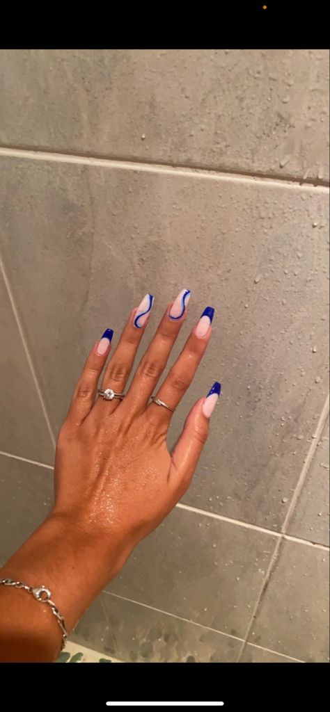 Nails Bleu Pastel, Dark Blue Nails Inspiration, Blue Nails With Lines, Blue Lines Nails, Blue Nails Hoco, Nail Inspo Royal Blue, Nails Bleu Roi, Easy Nailarts, Blue Nail Inspired