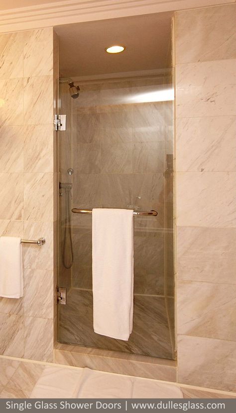 Marble Bathroom Tiles, Single Shower Door, Corner Shower Doors, Frameless Sliding Doors, Custom Shower Doors, Michoacan Mexico, Shower Door Handles, Marble Tile Bathroom, Small Toilet