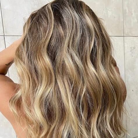 Half Head Highlights, Sun Highlights, Beach Blonde Highlights, Surfer Girl Hair, Blonde Hair Highlights, Full Head Highlights, Blonde Foils, Beach Blonde Hair, Surfer Hair