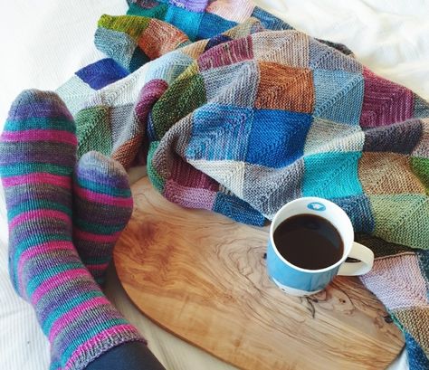 This is a basic pattern/recipe for a mitered square blanket. It teaches you the basics of how to construct a mitered square, and then how to build from that adding additional squares as you go - with no seaming required.The actual steps are also written ou... Mitered Square Blanket, Sock Yarn Blanket, Knitted Blanket Squares, Knitting Squares, Mitered Square, Memory Blanket, Knitting Group, Patchwork Blanket, Knitted Afghans