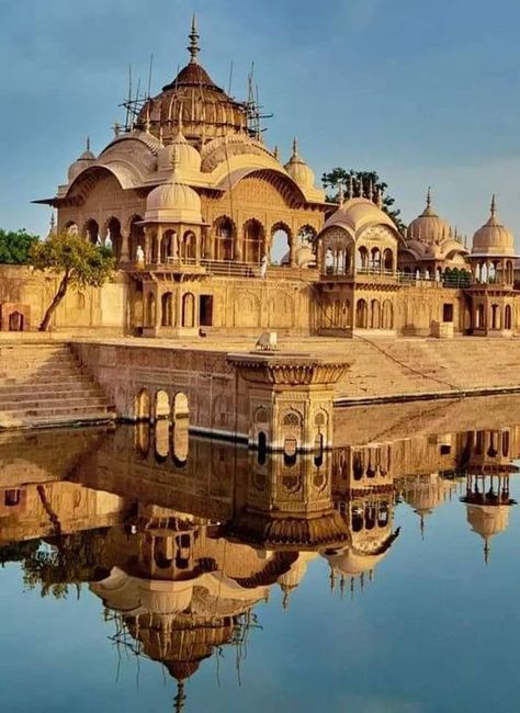 #India Mathura Mathura Temple, Vrindavan Dham Images, Trip Poses, Vrindavan Dham, Mehrangarh Fort, Krishna Hindu, Ancient Indian Architecture, Swami Samarth, Bts V Photos