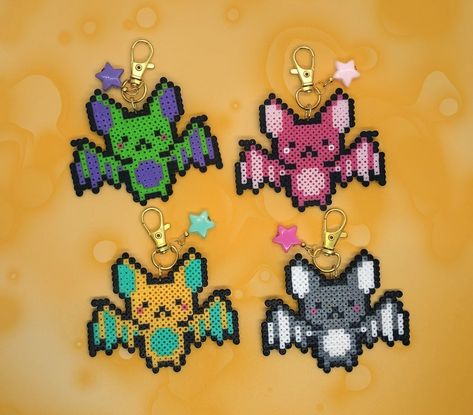 Small Pearler Bead Ideas, Easy Small Perler Bead Ideas, Rave Crafts, Small Perler Beads Ideas, Perler Charms, Kawaii Perler, Perler Designs, Bat House, Hamma Beads Ideas