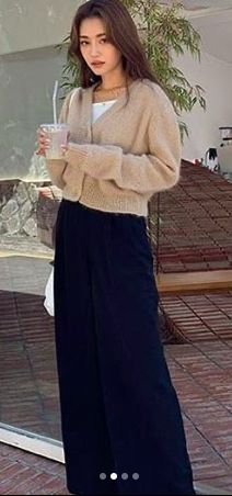 Maxi Skirt And Cardigan Outfit, Maxi Skirt Cardigan Outfit, Maxi Skirt Office Outfit, Cardigan With Skirt Outfit, Skirt And Cardigan Outfit, Study Abroad Outfits, Long Black Skirt Outfit, Office Skirt Outfit, Abroad Outfits