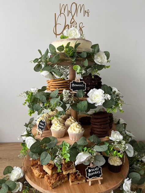 Wedding Cake With Cookie Tiers, Wedding Dessert Tiered Tray, Wedding Bakery Table, Forest Wedding Dessert Table, Wedding Cookie Tower, Wedding Dessert Tower, Dessert Tower Wedding, Brownie Wedding, Dessert Tier