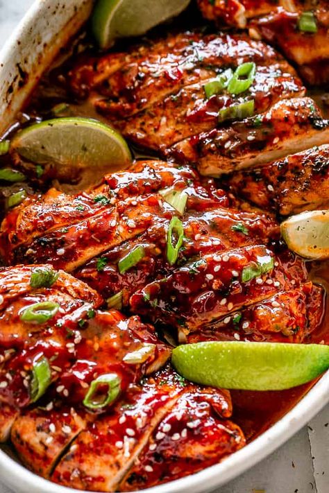 Honey Baked Chicken Breast, Chicken Breast Recipes Slow Cooker, Chicken Breast Dishes, Easy Healthy Chicken, Honey Baked Chicken, Baked Chicken Recipes Oven, Chicken Breast Slow Cooker, Baked Chicken Breasts, Honey Sriracha Chicken