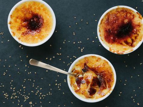 Creme Brulee Recept, Coffee Creme Brulee, Brulee Recipe, Creme Brulee Recipe, Creme Dessert, French Dessert, 9x13 Baking Dish, Classic Desserts, Perfect Desserts