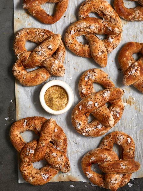 Soft and Doughy Protein Pretzels - Joy Bauer Protein Soft Pretzels, Protein Pretzel Bites, Protein Pretzels, Joy Bauer Recipes, Packed Snacks, Pretzel Recipe, Soft Pretzel Recipe, Joy Bauer, 2b Mindset