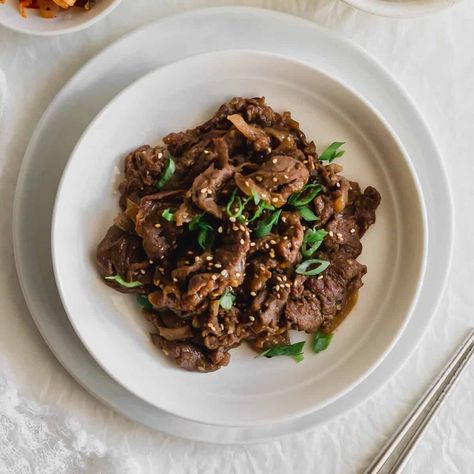 Korean Beef Bulgogi Korean Food Bulgogi, Ground Beef Bulgogi Recipe, Rice Buns, Korean Beef Bulgogi, Korean Beef Recipes, Korean Bulgogi, Korean Bbq Beef, Korean Rice Cake, Gochujang Sauce