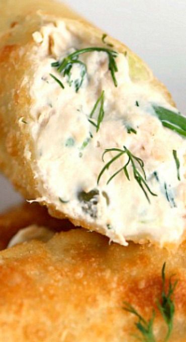 Salmon And Spinach Egg Rolls, Salmon Egg Rolls Recipe, Salmon Egg Rolls, Soul Rolls, Cream Cheese Salmon, Salmon Dill, Egg Roll Filling, Pescetarian Recipes, Salmon Cream Cheese