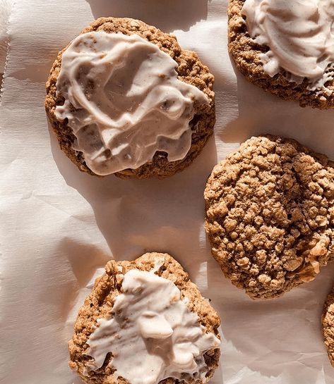 Chai Oatmeal, Chocolate Candy Cane Cookies, Chai Cookies, Best Oatmeal Cookies, Oatmeal Cookies Easy, Peanut Butter Protein Bars, Sweet Potato Brownies, Winter Cookie, Best Oatmeal