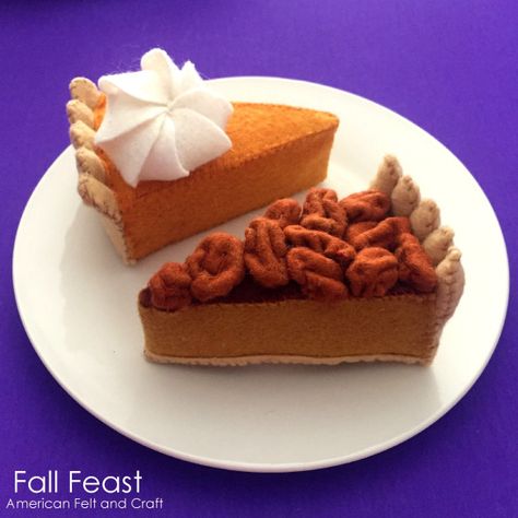 Happy Pi(e) Day! Felt Food Pie Patterns for your play kitchen. | ~American Felt & Craft ~ Blog Felt Pumpkin Pie, Felt Food Pattern, Felt Cookies, Fall Feast, Felt Food Patterns, Felt Food Diy, Yam Or Sweet Potato, Felt Cake, Pie Slice