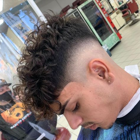 THE MOST INFLUENTIAL HAIRCUTS OF THE (2021ON THIS BOARD FOLLOW ME AND SHARE.fadelowfadetaperfademidfade mulletfadeburstfadeskinfademohawkfadec ropfadehighfadehaircutmenshortcutsvideohairbraidtutorialhairtutorialvideo hairvideotutorialhairstyletutorial braidofthedaybraidsofinstagram hairglamvideostutorialhairdo hairvideoshownaturalhairtutorialtutorialhairrlyhairhairstyleshairstylesforkidshaircutstumblrhair newhaircutspopularhaircutspopularmenshaircutstumblrhair Hair Types Men, Mid Fade Haircut, Fade Haircut Styles, Best Fade Haircuts, Haircut Selfie, Photo Hijab, Curly Hair Fade, Mens Haircuts Short Hair, Men Haircut Curly Hair