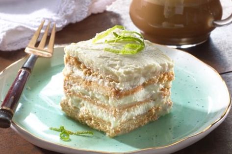 Mexican Lime Maria IceBox Cake Goya Maria Cookies Recipes, Recipes With Maria Cookies, Maria’s Cookies Dessert, Marias Cookies Dessert, Desserts That Go With Mexican Food, Maria Cookies Dessert Recipes, Maria Cookies Dessert, Carlota Recipe, Goya Recipes