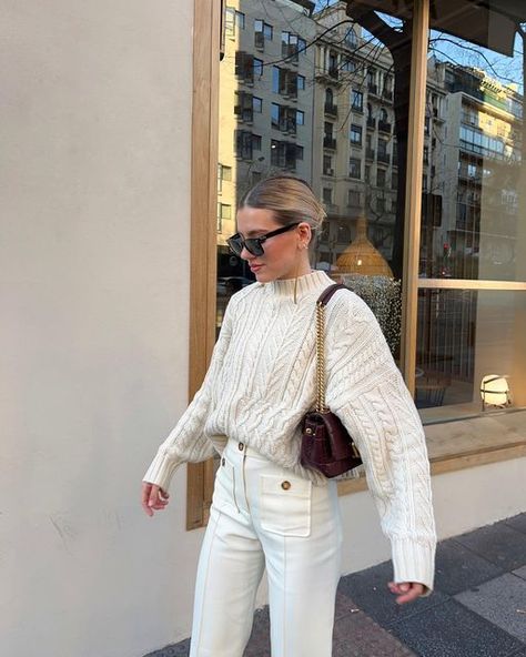 All White Outfit Ideas, All White Party Outfits, White Party Outfit, Cold Fashion, Oversized Sweater Women, Crewneck Style, Future Outfit, Winter Mode, Looks Street Style