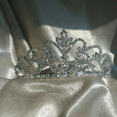 Shiny And Light Quinceaera Crown. It Can Also Be Used On First Communion, Birthdays, Or Any Special Occasions. It Has 2 Little Combs On Back Which Will Secure It To Your Head. 15 Crowns Quinceanera, Fairy Quince, Crown For Quinceanera, Crowns For Quinceanera, Sweet 16 Crowns, Quince Crowns, Quince Crown, Light Blue Quince, Happy Birthday Crown