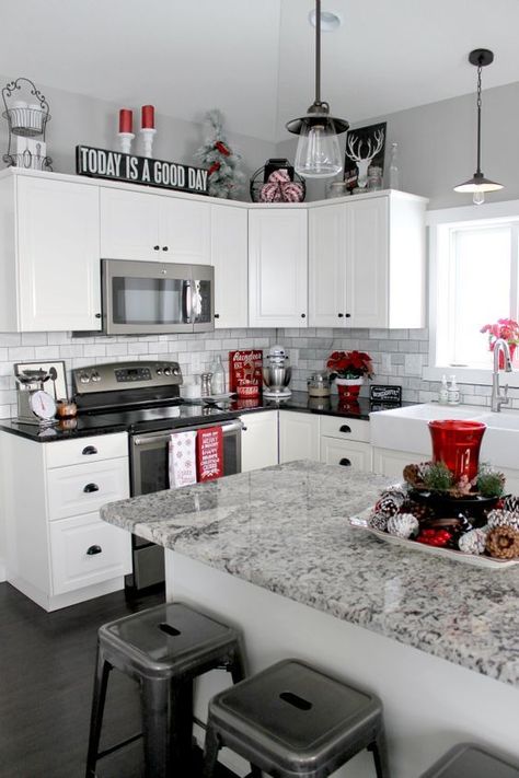 46 Best Christmas Kitchen Decorating Ideas - EcstasyCoffee Kitchen Function, Black White Kitchen Decor, Black White Kitchen, Above Kitchen Cabinets, White Kitchen Decor, Kitchen Cabinets Decor, Countertops Kitchen, Remodel Inspiration, Christmas Kitchen Decor