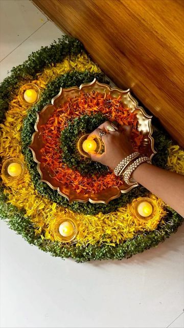 Diya And Flowers Rangoli, Flower Plate Decoration, Water Diyas, Eco Friendly Rangoli, Flower Rangoli Designs Creativity, Happy New Year Rangoli, Green Diwali, Diwali Special Rangoli Design, Chaturthi Decoration