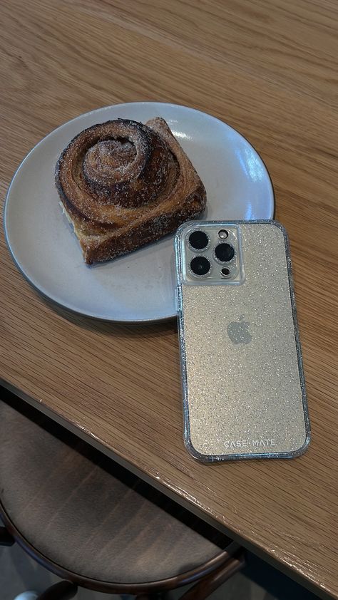 Phone Obsession, Coffee Shop Vibes, Aesthetic Tech, Electric Product, Crystal Phone Case, Glitter Phone Case, Coffee Shop Aesthetic, Shop Aesthetic, Glitter Phone Cases