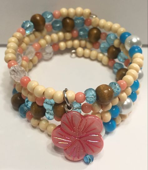 Disney’s Moana beaded wrap DIY bracelet Moana Accessories Diy, Moana Beaded Bracelet, Moana Bracelet Ideas, Moana Accessories, Moana Bracelet, Moana Jewelry, Moana Jr, Disney Bracelets, Taylor Bracelet