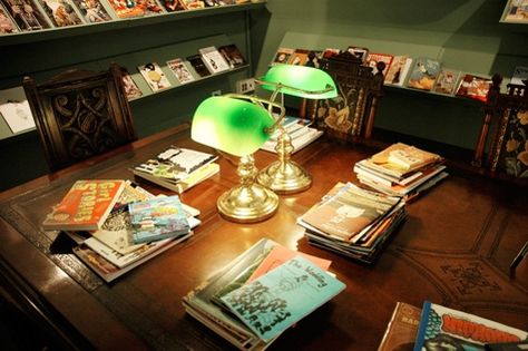 Why are green table lamps so ubiquitous (particularly in libraries)? - Quora Library Green Lamp, Green Bankers Lamp, Green Library Lamp, Library Lamps, Bank Lamp, Green Table Lamps, Vintage Library Aesthetic, Library Goals, Bedroom Planning