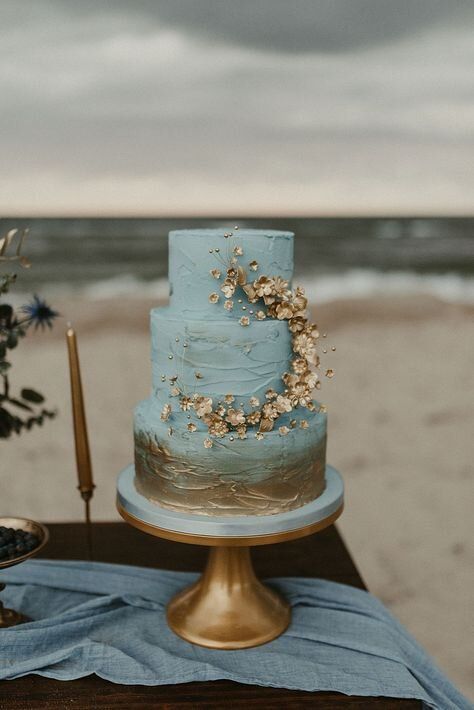 Blue Wedding Cake, Blue Beach Wedding, Pretty Wedding Cakes, Festival Bride, Beach Wedding Cake, Gold Beach, Celestial Wedding, Wedding Cakes Blue, Cake Trends