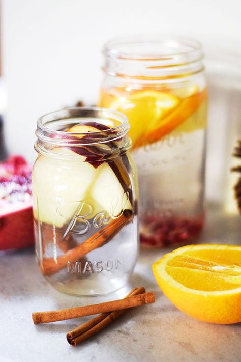 Sugar Detox Plan, Fruit Infused Water Recipes, Bad Carbohydrates, Flavored Water Recipes, Recipes For Fall, Tamera Mowry, Infused Water Recipes, Fruit Infused Water, Detox Water Recipes