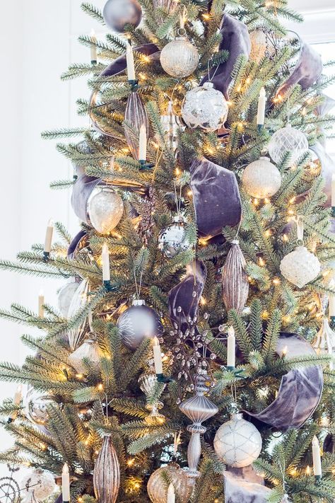 Lavender Christmas Decor, Lavender Christmas Tree, Purple Christmas Decor, Lavender Christmas, Purple Christmas Decorations, Grey Ornaments, Peacock Christmas Tree, Lilac Velvet, Veri Peri