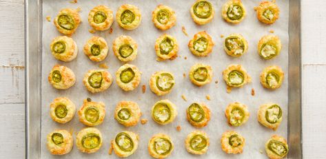 Cowboy Cheese Bites By Ree Drummond Jalapeno Bites, Halloween Fingerfood, Pizza Quesadilla, Pastry Bites, Cheese Bites Recipe, Ree Drummond Recipes, Appetizers Easy Dips, Jalapeno Cheese, Manchego Cheese