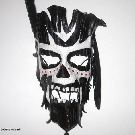 voodoo mask Voodoo Mask, Voodoo Makeup, Witch Doctor Costume, Voodoo Magic, Queen Ii, Doctor Costume, Holloween Costume, Witch Doctor, African Masks