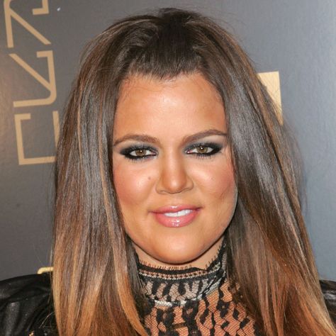 Plastic Surgery? See Khloé Kardashian's Face Transform Right Before Your Eyes Khloe Kardashian Plastic Surgery, Khloe Kardashian Without Makeup, Khloe Kardashian Body, Khloe Kardashian Iconic Photos, Kardashian Plastic Surgery, Mom Makeover, Khloe Kardashian Before, Khloe Kardashian House, Khloe Kardashian With True