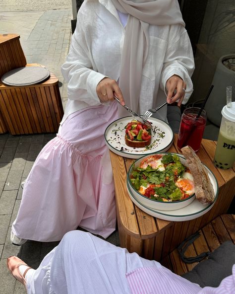 brunch is breakfast without an alarm🤭🥑🎀 Hijabi Muslimah, Hijab Fits, Muslim Abaya, Beautiful Henna Designs, Abaya Hijab, Beautiful Henna, Hijab Aesthetic, Modest Fits, Hijabi Aesthetic