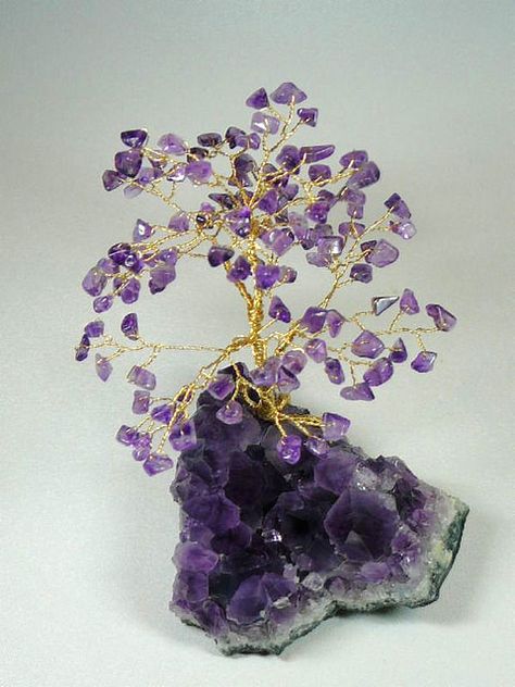 Amethyst gem tree Gemstone Rings Diy, Crystal Alter, Feng Shui Tree, Crystal Trees, Gem Tree, Bonsai Wire, Wire Wrapped Stone Jewelry, Wire Art Sculpture, Wire Tree Sculpture