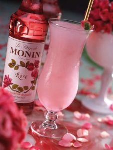 Chocolate Coquito Recipe, Rose Syrup Recipe, Monin Syrup, Rose Syrup, Sweet Cups, Cocktail Syrups, Rose Recipes, Colorful Drinks, Mojito Recipe