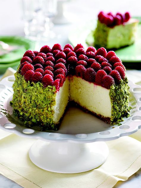 Heavens above, what a lovely looking cheesecake (and baked at that!). Not necessarily a Christmas cake but has the right colours :D