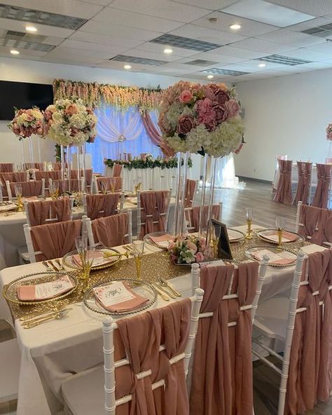 @julianas_bridal on Instagram: "set up" Debut Set Up Ideas, Debut Venue, Quinceañeras Ideas, Simple Decoration Ideas, 18th Ideas, Rose Gold Quince, Set Up Ideas, Gold Quince, Debut Ideas