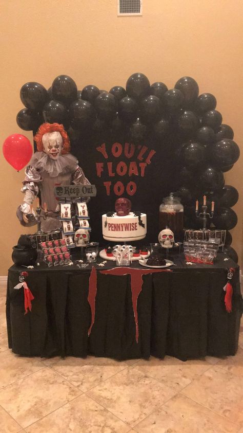 Which Theme Halloween Party, Penny Wise Birthday Cake, Pennywise Party Decorations, Penny Wise Birthday Party Ideas, Pennywise Themed Party, Horror Movie Birthday Party Decorations, It Party Ideas Pennywise, Pennywise Party Ideas, Pennywise Birthday Party