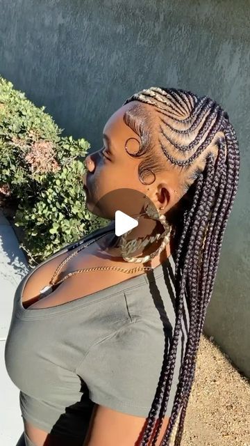 Box Braids With Feed In Braids, Box Braiding Hairstyles, Feed In Braids With Box Braids In Back, Knotless Box Braids With Lemonade Braids, Feed In With Box Braids In The Back, Side Braided Hairstyles For Black Women, Knotless Braids With Lemonade Braids, Diy Lemonade Braids, Knotless Braids With Jewelry