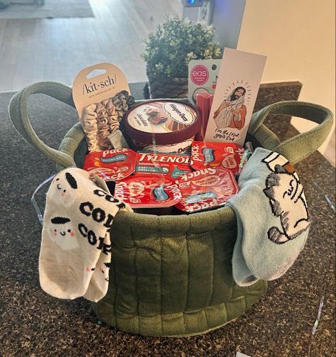 Tonsil Surgery Gift Basket #surgery #getwellsooncard #giftbasketideasforwomen Gift Basket For Surgery Recovery, Get Well Soon Basket For Boyfriend, Surgery Get Well Basket, Surgery Recovery Basket, Get Well Baskets After Surgery, Vasectomy Basket, Surgery Gift Basket, Get Well Basket, Get Well Soon Basket