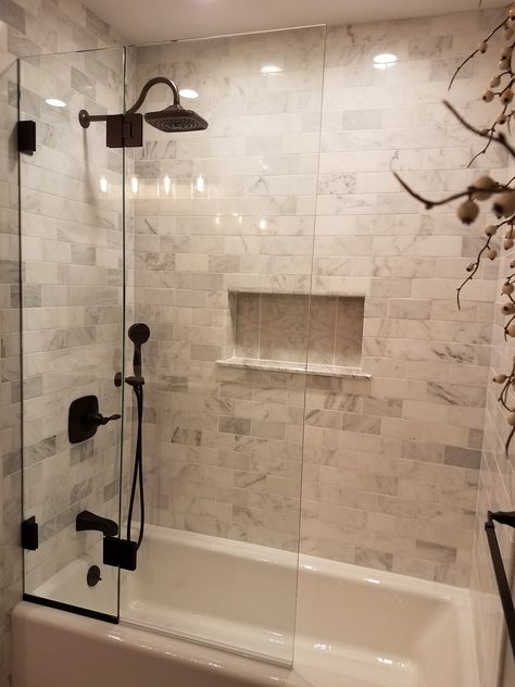 Simple Main Bathroom Ideas, Bathroom Shower Combo Ideas, Bath And Shower Tile Ideas, Rustic Shower Bath Combo, Shower Tile Ideas Oil Rubbed Bronze, Guest Bathroom Ideas With Bathtub, Modern Clean Bathroom Ideas, Belgian Farmhouse Bathroom, Tiled Shower With Bathtub