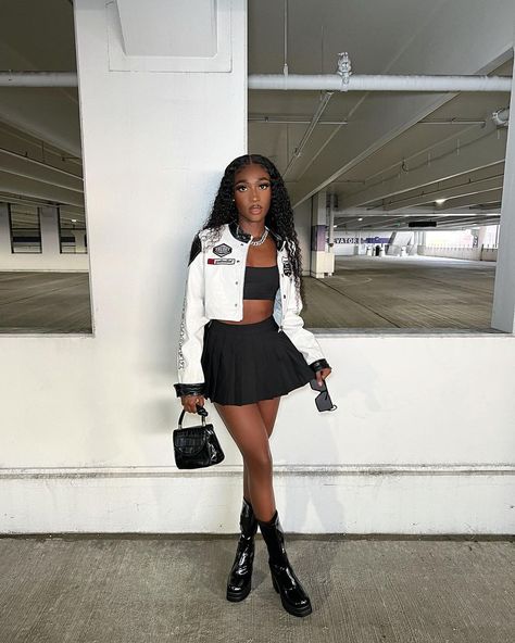 GINA B 💖 (@ginab.xo) • Instagram photos and videos Pleated Skirt Concert Outfit, Pleated Skirt Outfit Black, Skirt Concert Outfit, Pleated Skirt Outfit Black Women, Jacket Skirt Outfit, Skirt Outfit Black Women, Casual Bar Outfits, Birthday Fit, Concert Ideas