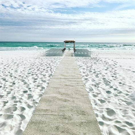 Crystal Beach Wedding Destin, Beach Wedding Carpet, Destin Florida Wedding On The Beach, Beach Wedding Walkway, December Beach Wedding, Destin Wedding Venues, Destin Fl Wedding, Winter Beach Wedding, Destin Beach Wedding