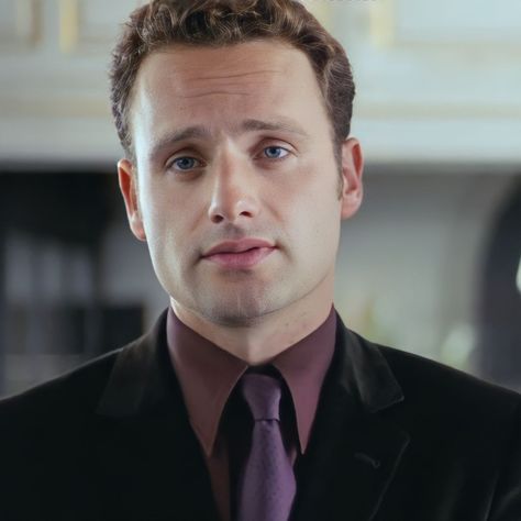 Andrew Lincoln as Mark in Love Actually (2003) #andrewlincoln #loveactually #loveactuallymovie #universalpictures #romcommovie #romancemovie #comedymovie Andrew Lincoln Love Actually, Love Actually Movie, Love Actually 2003, Romcom Movies, Andrew Lincoln, Love Actually, Rick Grimes, Universal Pictures, Romance Movies