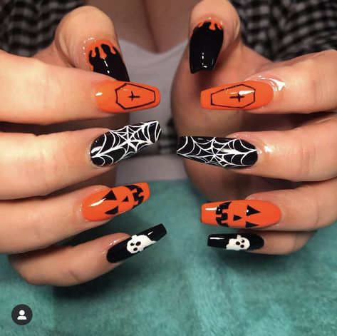 Spooky Sets, Halloween Nail Design, Fake Acrylic Nails, Halloween Nail Ideas, Season Nails, Cute Pumpkins, Halloween Acrylic, Halloween Acrylic Nails, Pumpkin Nails