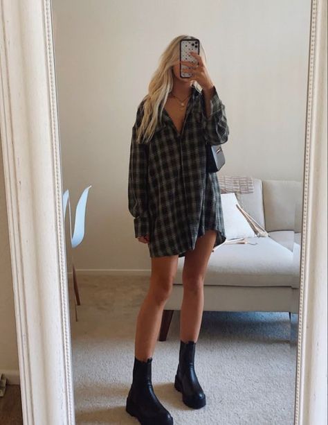 Lug Sole Boots Outfits: 21 Ways to Wear Lug Soles Today’s Outfit Inspiration, 70 Degree Teacher Outfit, Spring Newyork Outfit, Cozy Bar Outfit, Tights And Oversized Shirts, Flannel Button Up, Docs Fall Outfit, Tahoe Outfit Fall, Chunky Platform Boots Outfit Winter