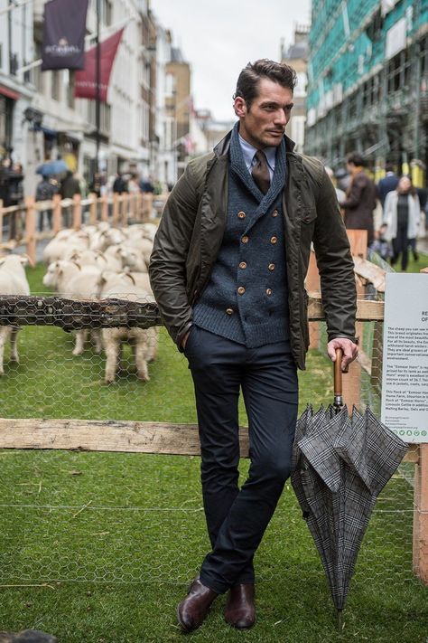 David Gandy Style, Mens Fashion Country, A Man In A Suit, Man In A Suit, Mens Tailor, Kind Of, Old School Style, Best Dressed Man, Mens Fashion Smart