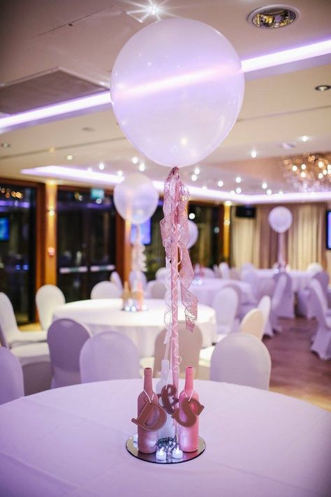 Balloon wedding table centrepiece - mirrors - bottles - ribbon Balloon Table Centrepiece, Wedding Table Centerpieces Balloons, 18th Birthday Table Centerpieces, Ballon Center Piece Decorations, Balloon Centerpieces Wedding, Balloon Centrepiece, Pink Champagne Wedding, Round Table Centerpiece, Wedding Table Deco