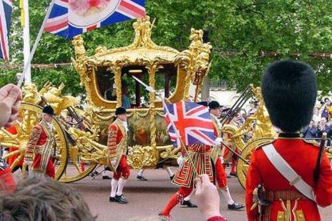 Traditions and Customs in Great Britain - English for everyone Yeoman Warder, Long Black Boots, London Brighton, British Celebrities, Prince Charles And Camilla, Golden Jubilee, Platinum Jubilee, Black Horses, Joan Collins