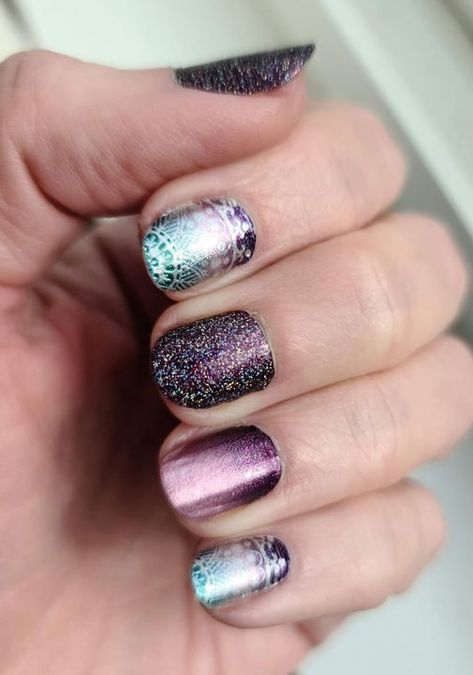 Fun Manicure, Bella Nails, Nail Color Combos, Color Streaks, Zen Colors, Glittery Nails, Night Terror, Street Nails, Color Street Nails